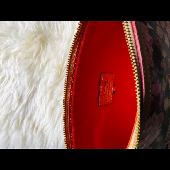 MADE IN ITALY CAVALCANTI FLORAL CLUTCH PURSE - Picture 5 of 6